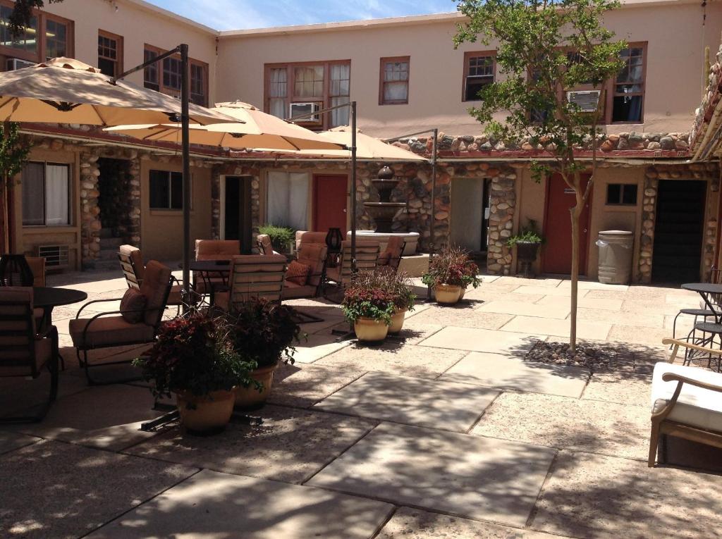 Iron Horse Inn Main image 1